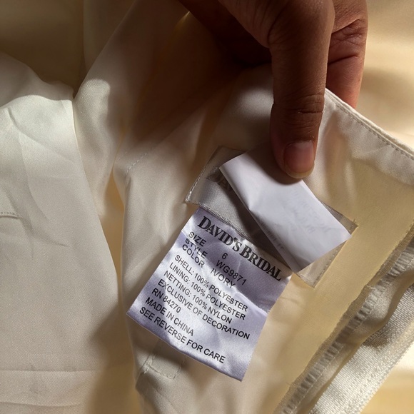 Pre-owned David’s Bridal - Strapless Trumpet Wedding Dress with Ribbon Waist - Picture 9 of 16